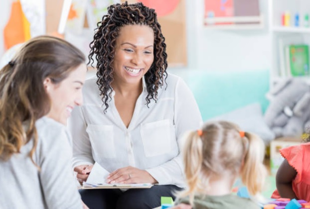 Educar en equipo: la importancia de la comunicación entre familia y escuela